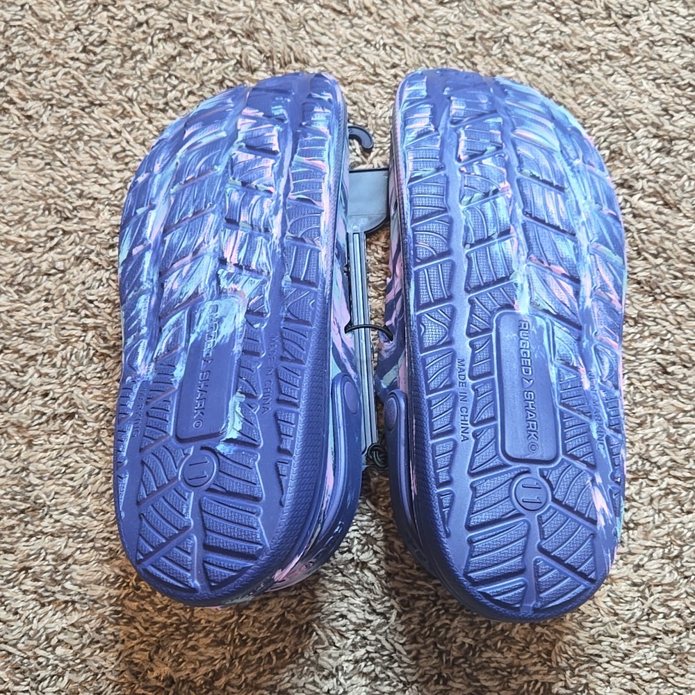 Rugged Shark Size 11 Shoes Slip Ons Crocs Washable Floatable Blue Swirl Shoes - Picture 3 of 3